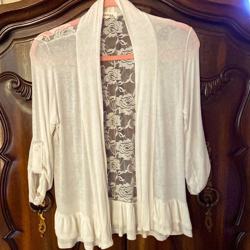 Stunning Monteau lace back cardigan in size L